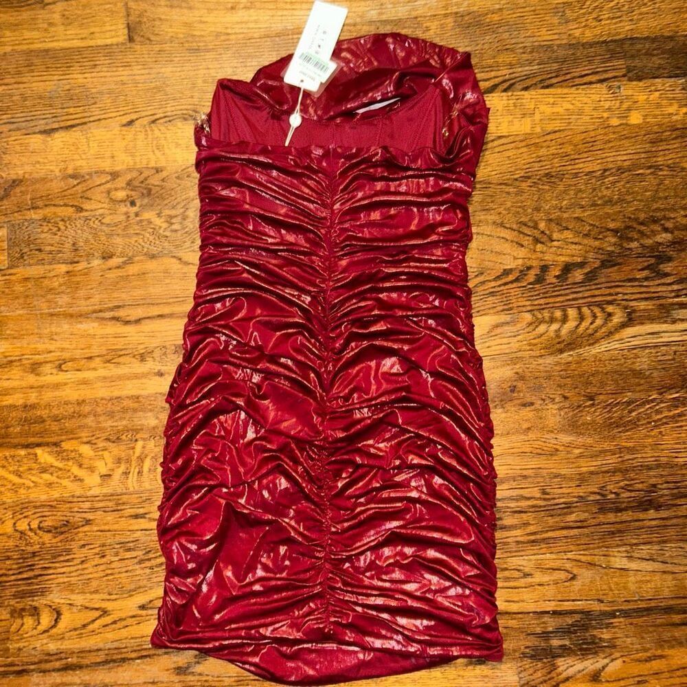 New Oh Polly Dress - Picture 2 of 5